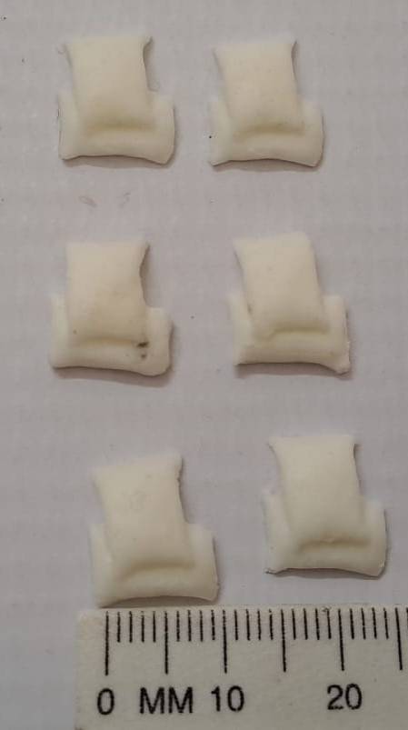 Model Trains N-Scale - 6 x Flour bags (Set of 2) - 11mm x 12mm x 4mm