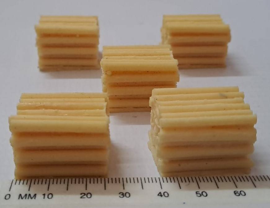 Model Trains HO 5 x Wood piles for Sawmill or flatbed (Unpainted) 5 x 25x20x18mm