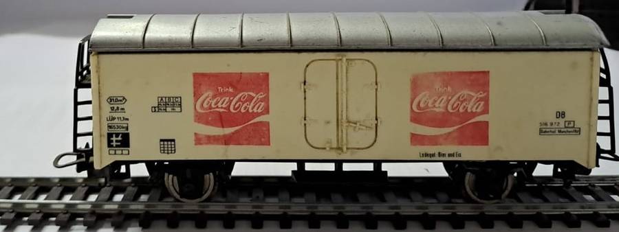 Model Trains HO 1 x Coke - Coca Cola wagon with metal wheels & Lima couplers.