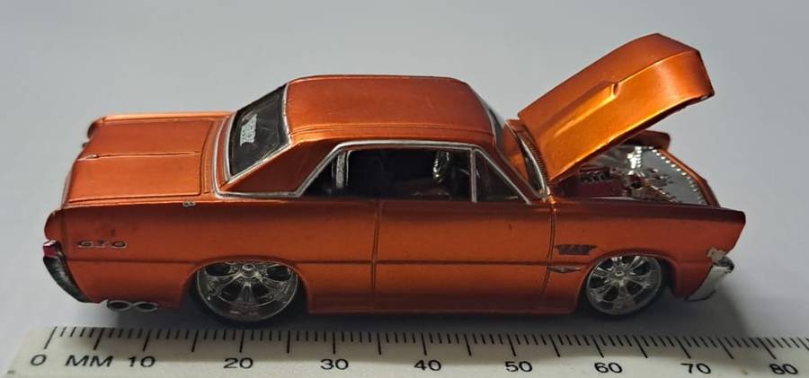 Maistro Diecast Model Car 1965 Pontiac GTO +- 1/64 scale