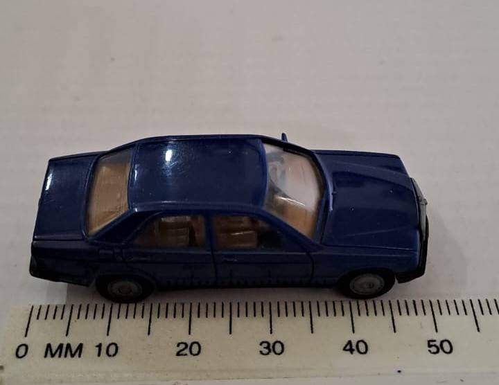 Model Trains/Cars HO 1 x Herpa Mercedes-Benz 190E.