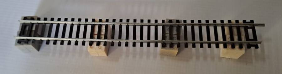 Model Trains HO 8 x Bridge Pillars (Unpainted)