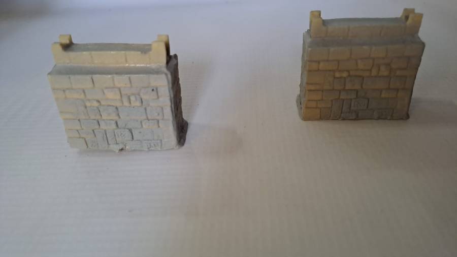 Model Trains HO 2 x Bridge Pillars Big. (Unpainted)