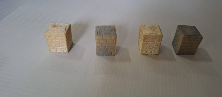 Model Trains HO 4 x Bridge Pillars. (Unpainted)