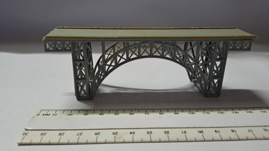 Model Trains N-Scale 1 x Small Bridge. 145mm x 30mm x 47mm