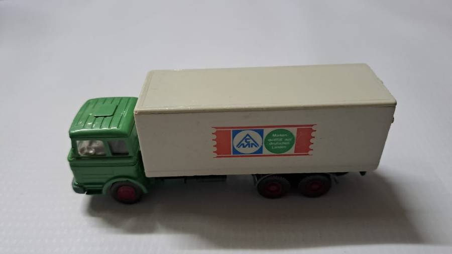 Model Trains 1:87 HO 1 x Wiking Mercedes-Benz truck CMN.