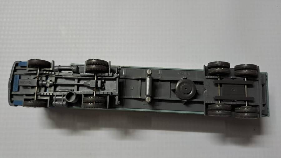 Model Trains 1:87 HO 1 x Wiking Mercedes-Benz truck.