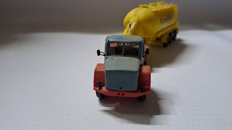Model Trains/Track HO 1 x Kibri Magirus Deutz Cement Truck. Railings broken off, Stickers old.