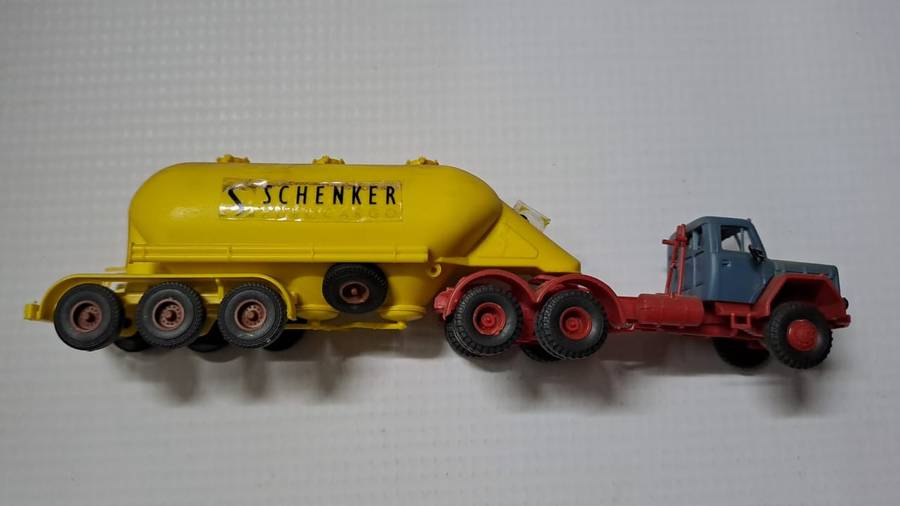 Model Trains/Track HO 1 x Kibri Magirus Deutz Cement Truck. Railings broken off, Stickers old.