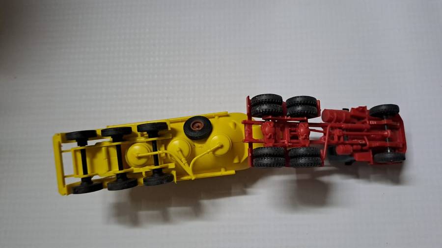 Model Trains/Track HO 1 x Kibri Magirus Deutz Cement Truck. Railings broken off, Stickers old.