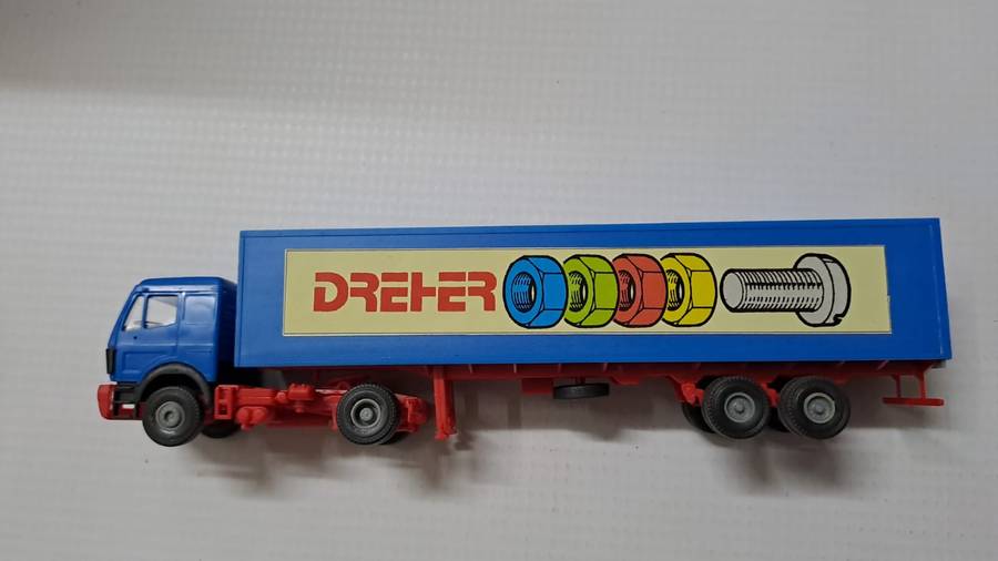 Model Trains/Track HO 1 x Kibri Mercedes-Benz Dreher Truck.