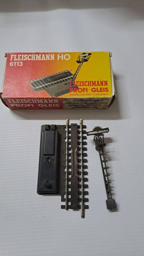 Model Trains HO Fleischmann 1 x Signal.  Boxed.