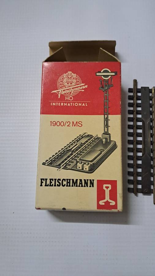 Model Trains HO Fleischmann 1 x Signal.  Boxed.