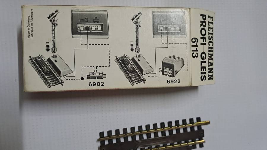 Model Trains HO Fleischmann 1 x Signal.  Boxed.