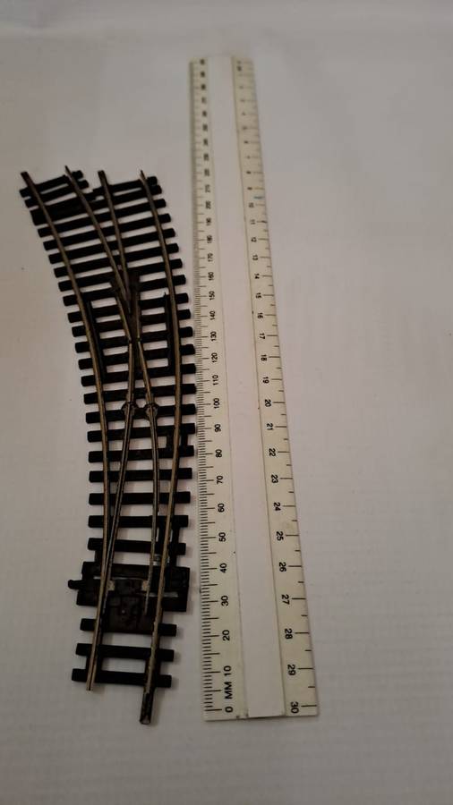 Model Trains HO Peco 1 x Carved Points.