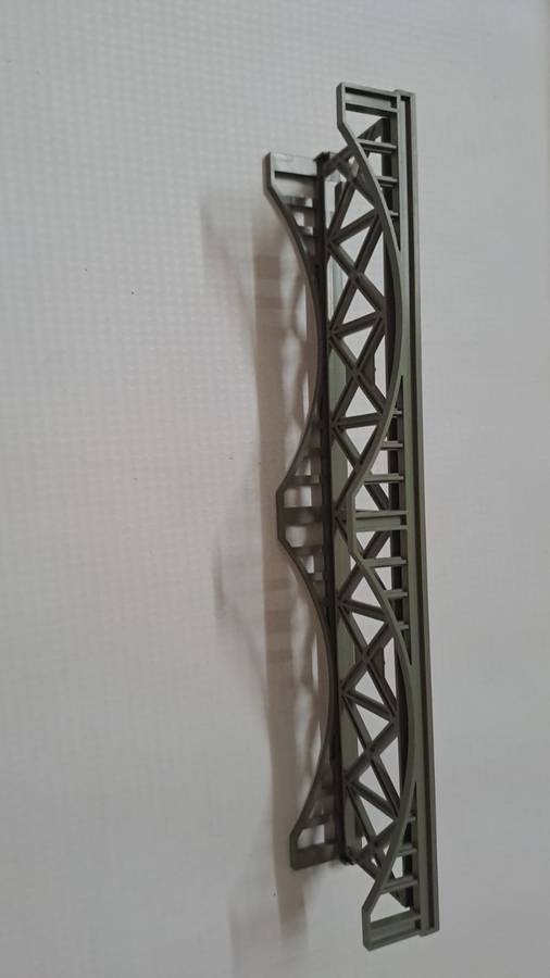 Model Trains HO 1 x Straight low bridge. Plastic, see Pic's.