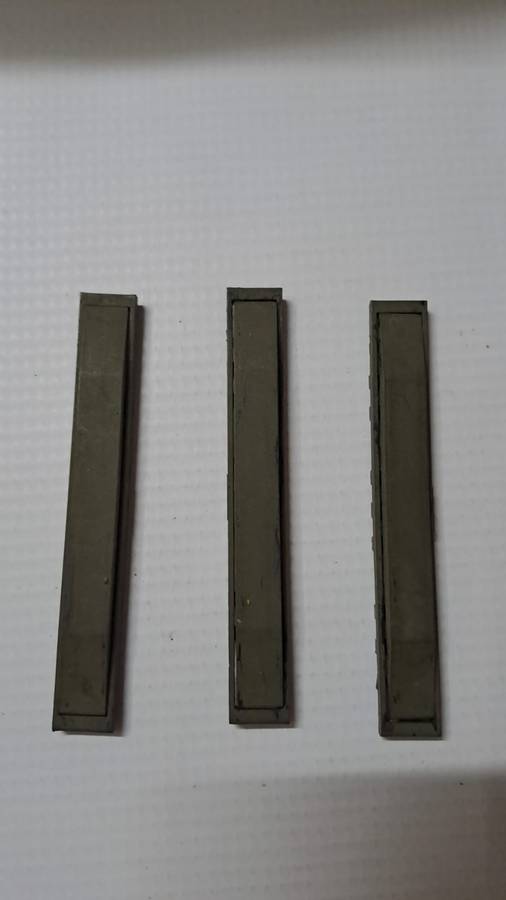 Model Trains HO 3 x Uncouplers no levers.