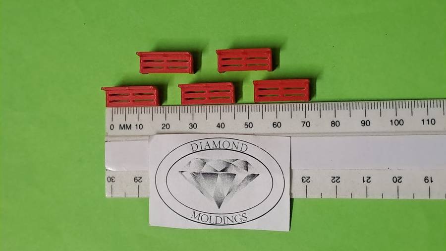 Model Trains 1:87 HO - Station/Park Benches - Red (5 pack)