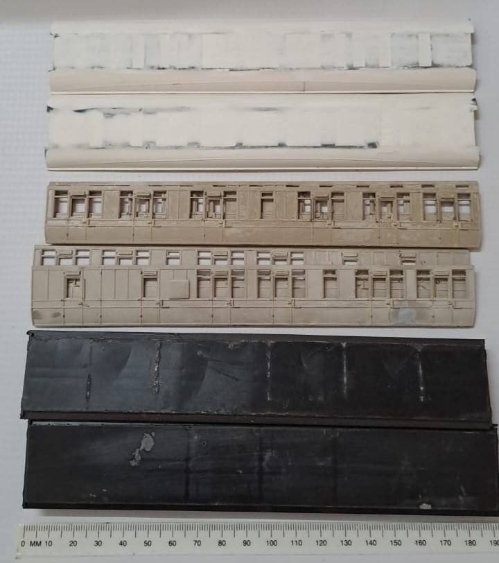 Model Trains HO-Scale 1 x Bag with two Passenger coaches as is. Selling as scrap.