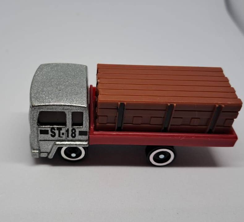 Model Trains/Cars HO-Scale 1 x Track with load.