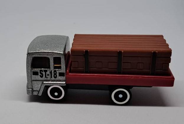 Model Trains/Cars HO-Scale 1 x Track with load.