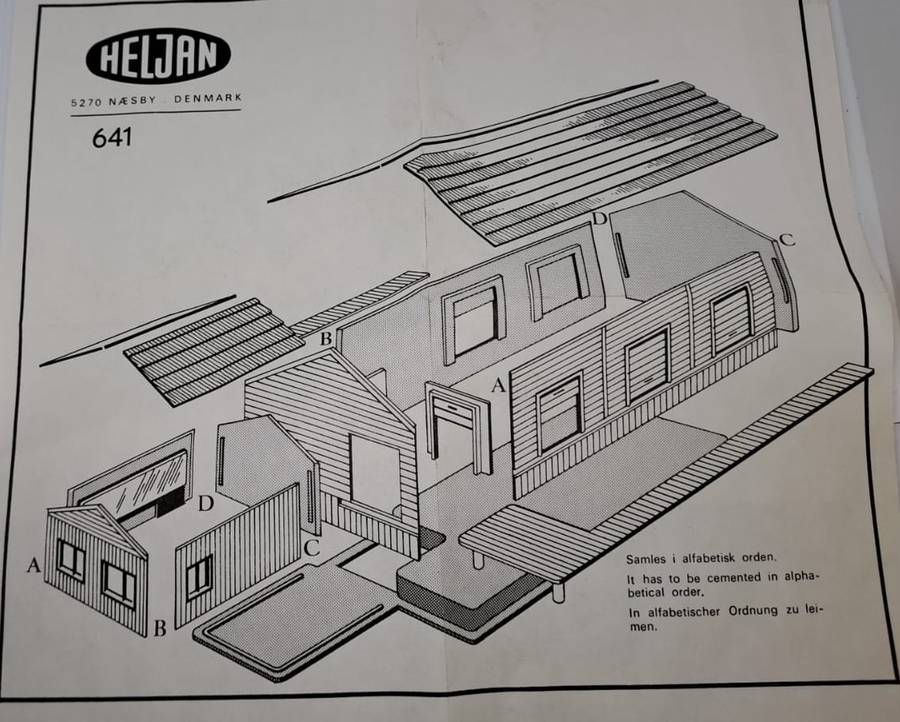 Model Trains N Scale 1 x Heljan Station Building. 13,5 x 6,5 x 4,5cm