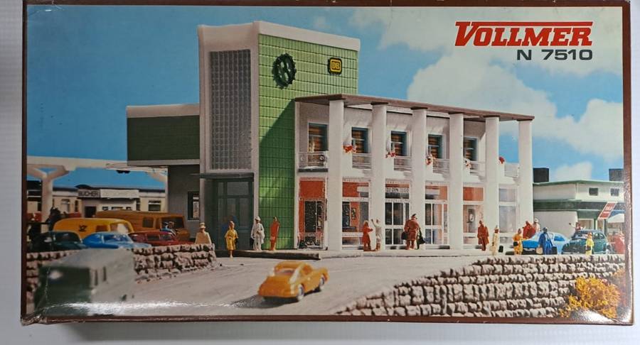 Model Trains N Scale 1 x Vollmer Modern Branch line Station Building. 157 x 125 x 76mm