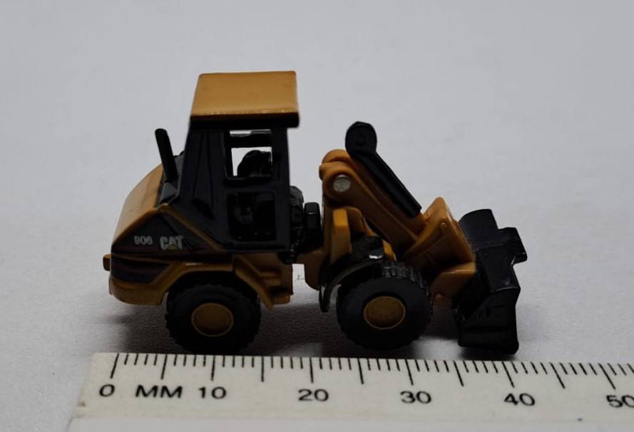 Model Trains/Track HO/N 1 x CAT Loader. 46 x 17 x 27mm