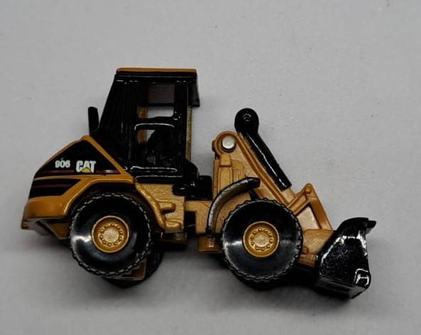 Model Trains/Track HO/N 1 x CAT Loader. 46 x 17 x 27mm
