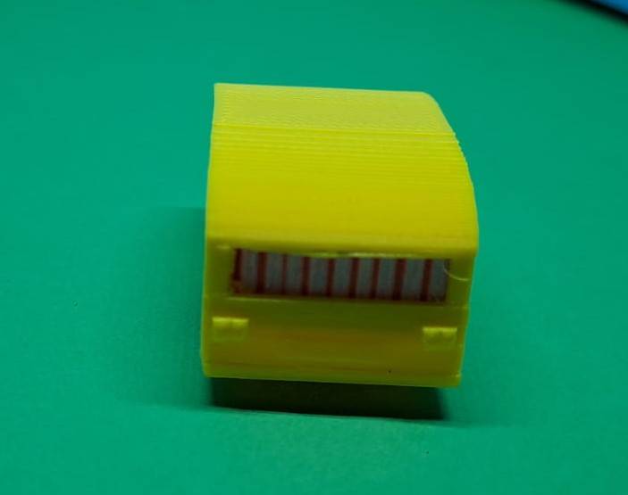 Model Trains HO 1 x Caravan Double Axis (Yellow) - 52mm x 22mm x 23mm