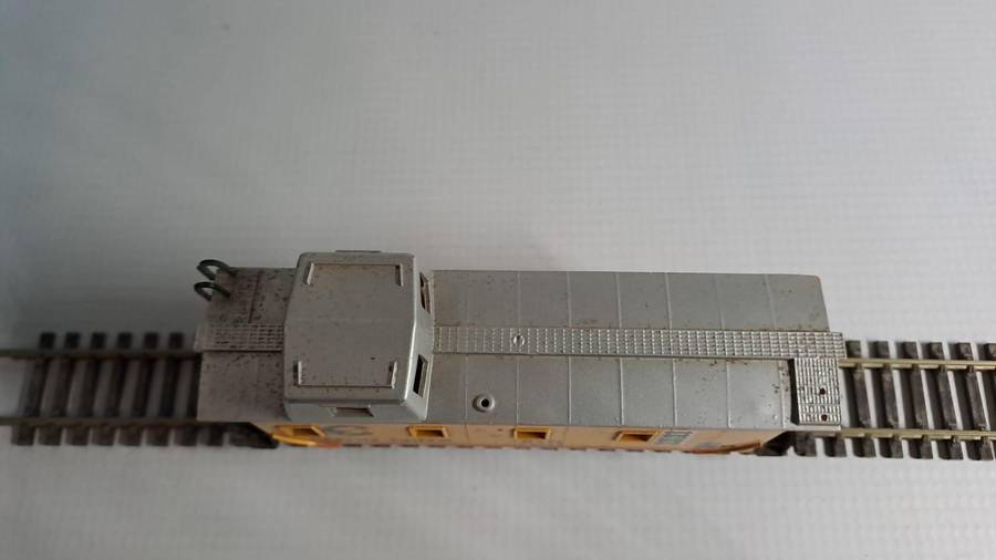 Model Trains HO 1 x Bachmann Caboose Chessie System B & O, plastic wheels & Horn Hook couplers.