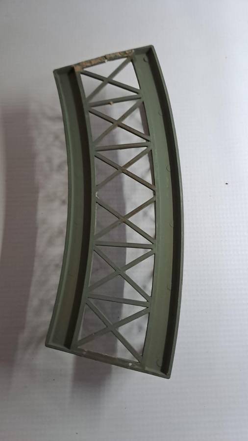 Model Trains HO 1 x Curved single bridge. (Plastic, see Pic's)