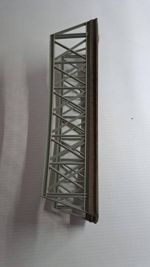 Model Trains HO 1 x Curved single bridge. (Plastic, see Pic's)