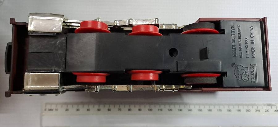 Model Toy Trains 1 x Battery Operated Steam Loco