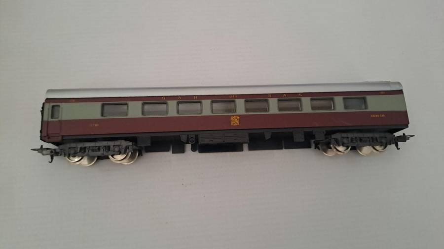 Model Trains H0-Scale SAR Trans Karoo Sabie Dining Car, metal wheels &Lima coupler Pre-owned,Unboxed