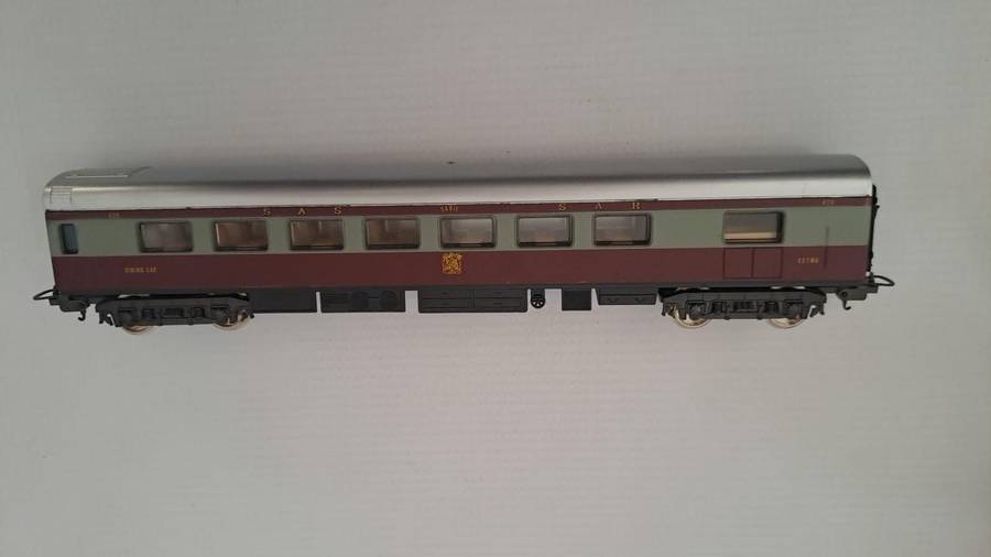 Model Trains H0-Scale SAR Trans Karoo Sabie Dining Car, metal wheels &Lima coupler Pre-owned,Unboxed