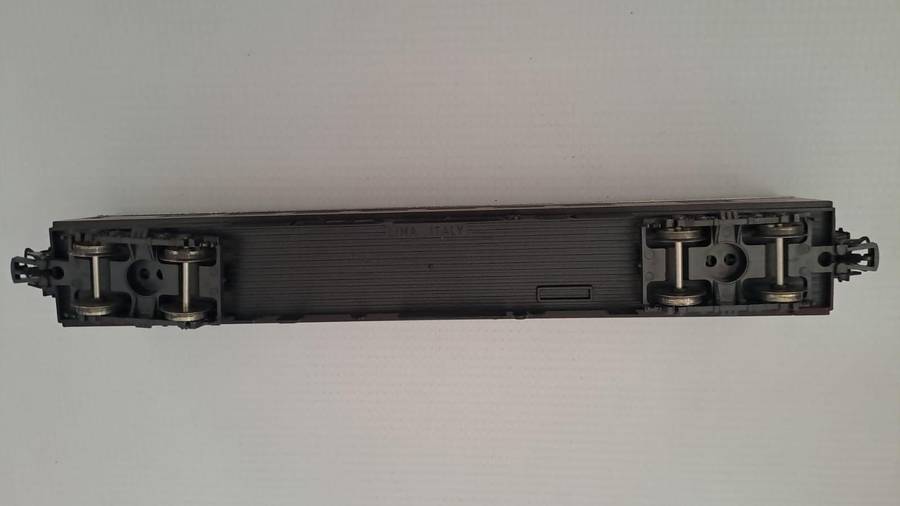 Model Trains H0-Scale SAR Trans Karoo Sabie Dining Car, metal wheels &Lima coupler Pre-owned,Unboxed