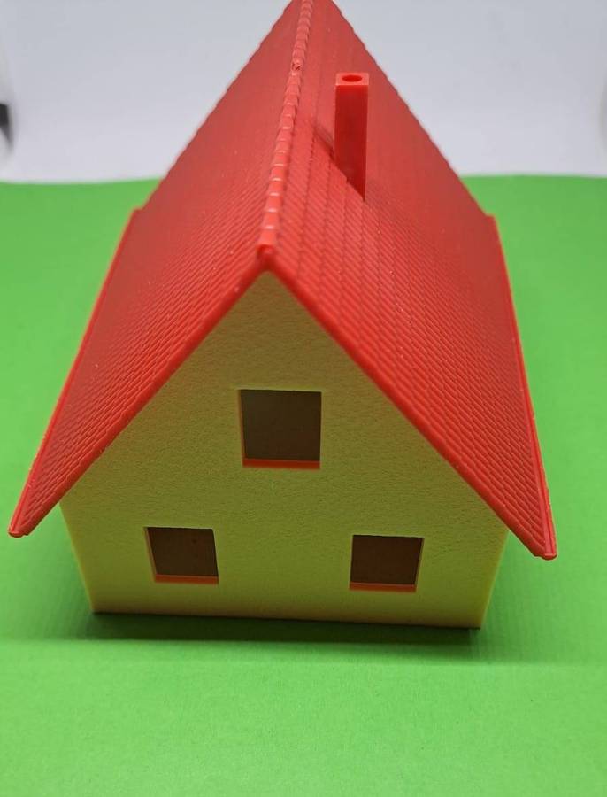 Model Trains HO 1 x Faller House. (See pictures)