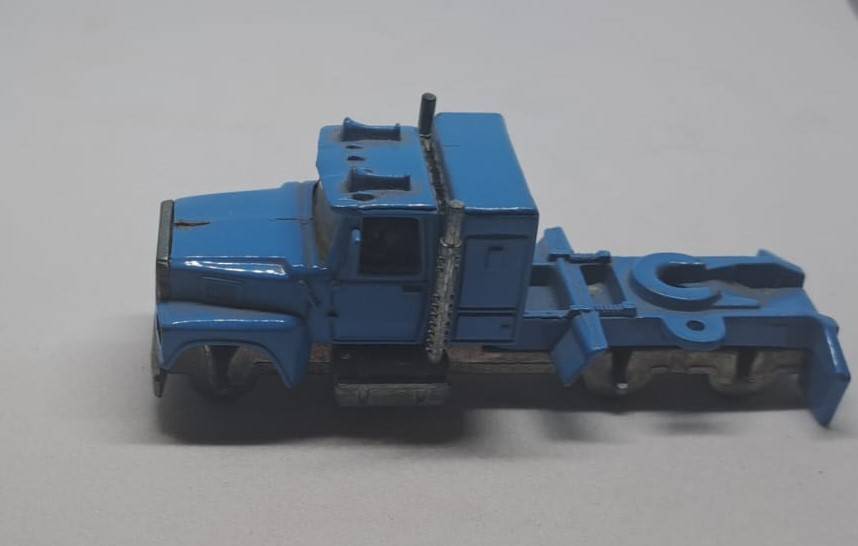 Model Trains HO/OO 1 x Hot Wheels Ford LTL Truck only for scrap yard. - Mattel 1981. (no wheels)