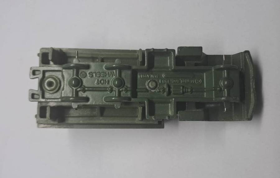 Model Trains HO/OO 1 x Hot Wheels Army Truck for scrap yard. - Mattel 1983. (no wheels).