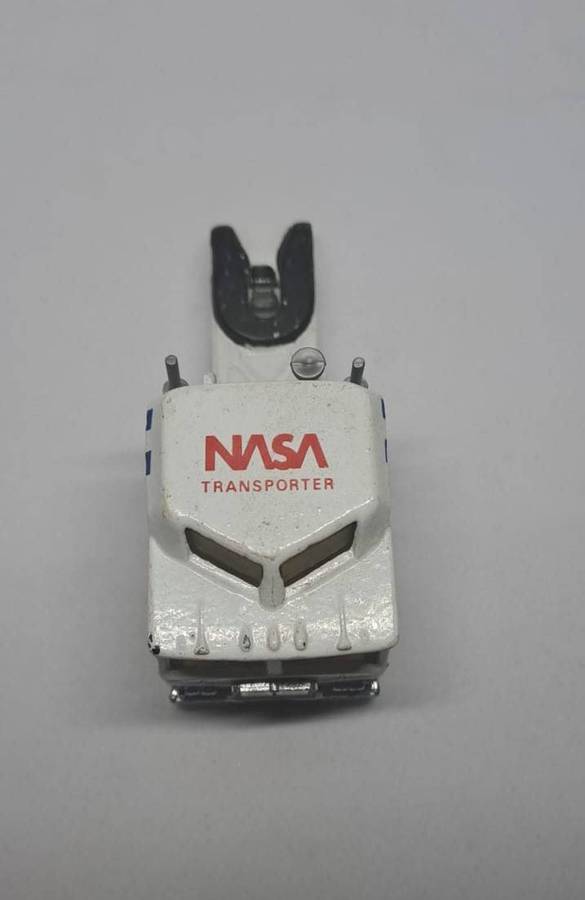 Model Trains HO/1:90 1 x Matchbox NASA Kenworth Truck only for scrap yard. - Lesney 1981. (No wheels