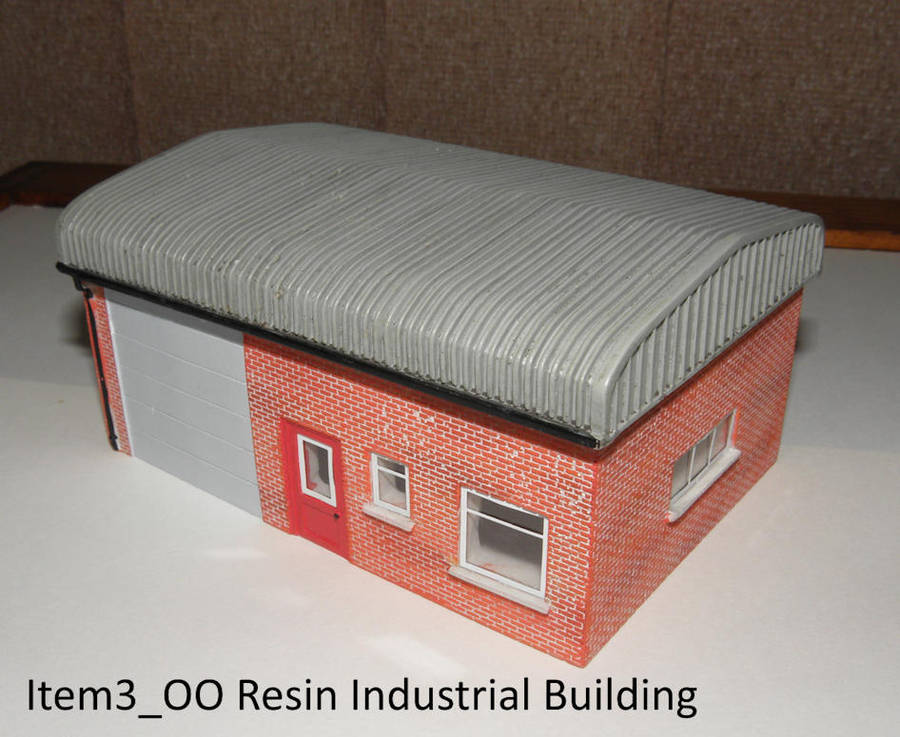 Model Trains H0/OO-Scale 1 x Hornby - Modern Industrial Building, Resin