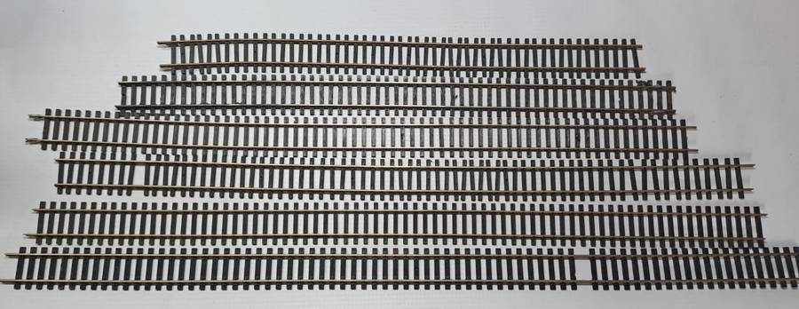 Model Trains HO 6 x Flex Track pieces +- 560mm the longest and 350mm the shortest. (nickel)