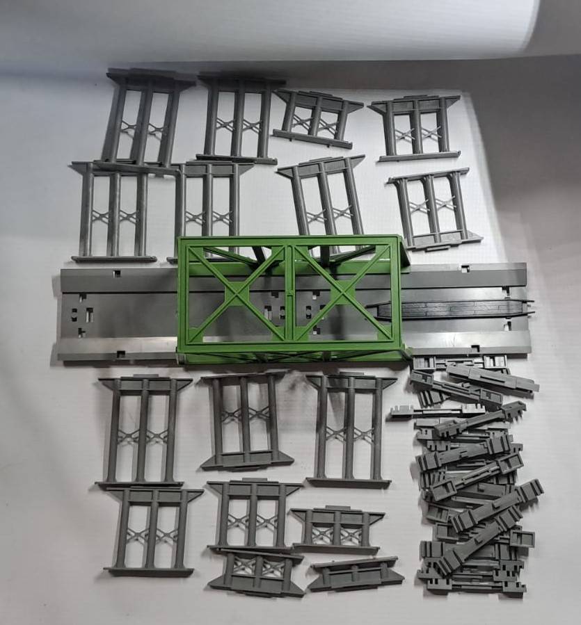 Model Trains H0 Scale 1 x Hornby Three High Level Piers Girder Bridge. 160 x 60 x 10mm Kit as is.