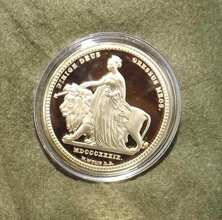 1839 1-Oz Deep Cameo Proof  Queen Victoria UNA 24 Kt gold-plated Restrike