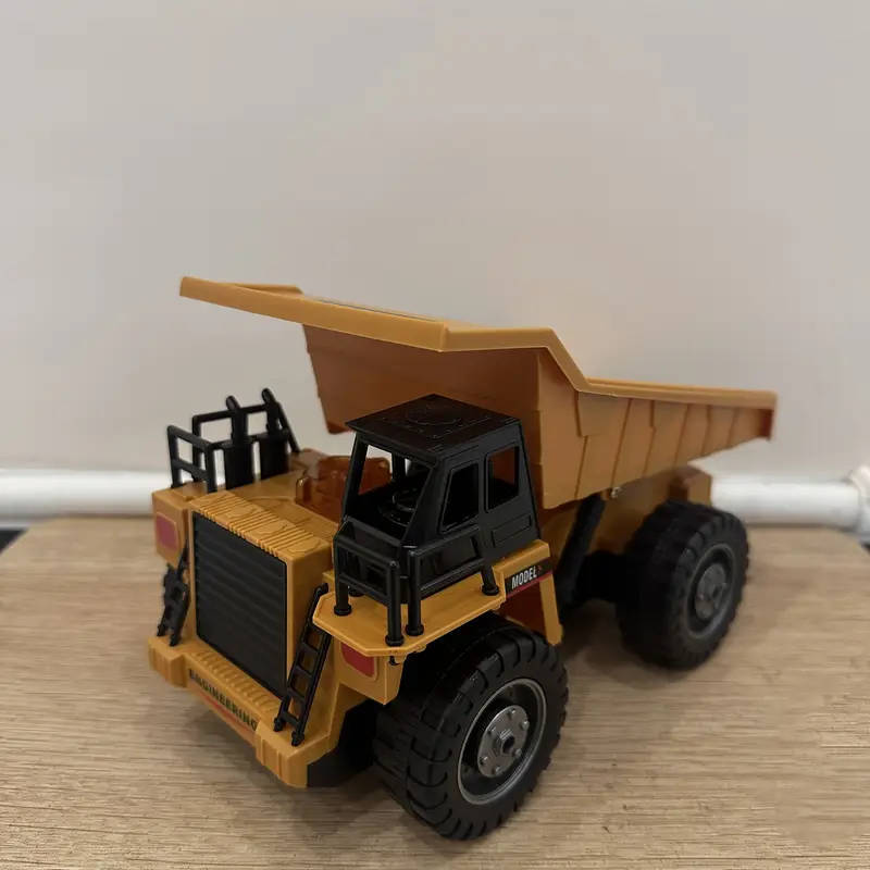 Remote controlled electric  dump truck