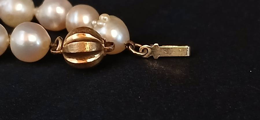 Vintage Freshwater pearls with 9ct gold clasp