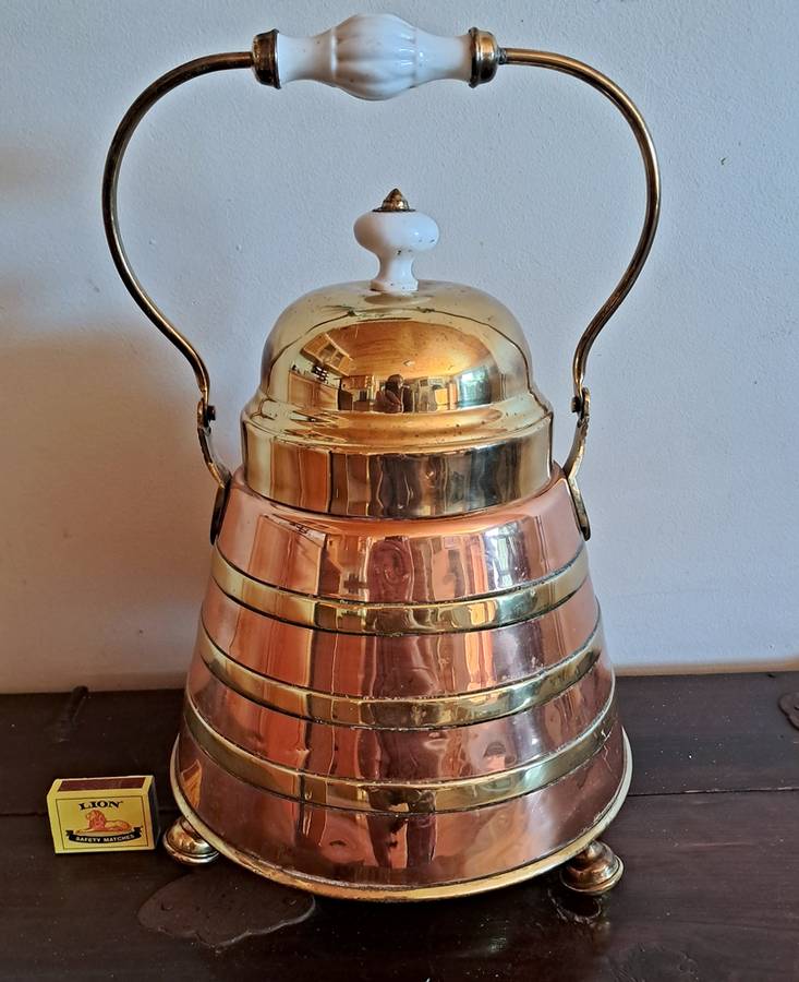 Stunning copper and brass "doofpot"