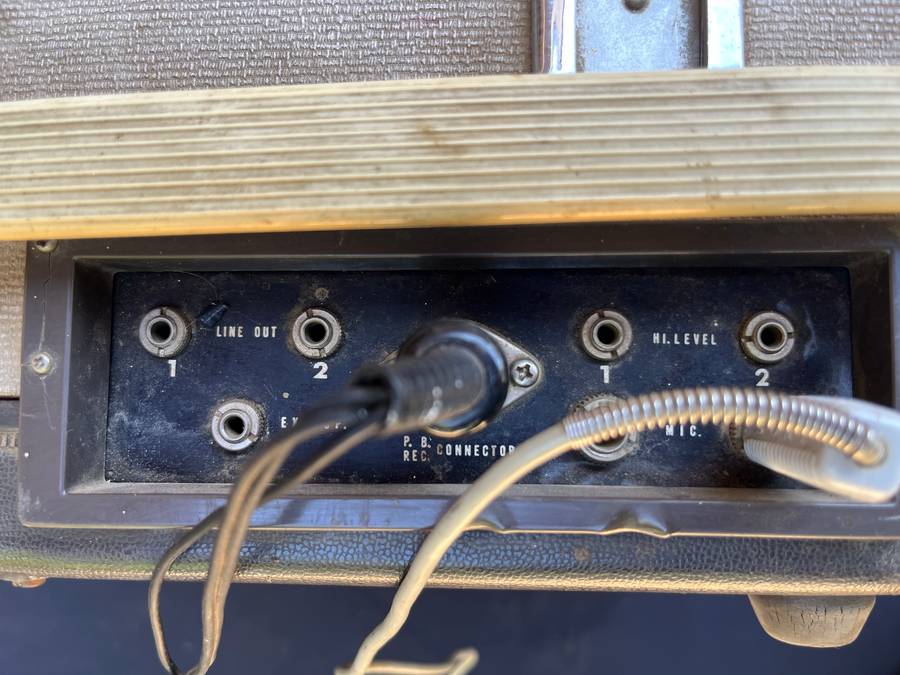 Vintage SONY TAPECORDER with headset. NOT TESTED. Weigh 11.5 kg.