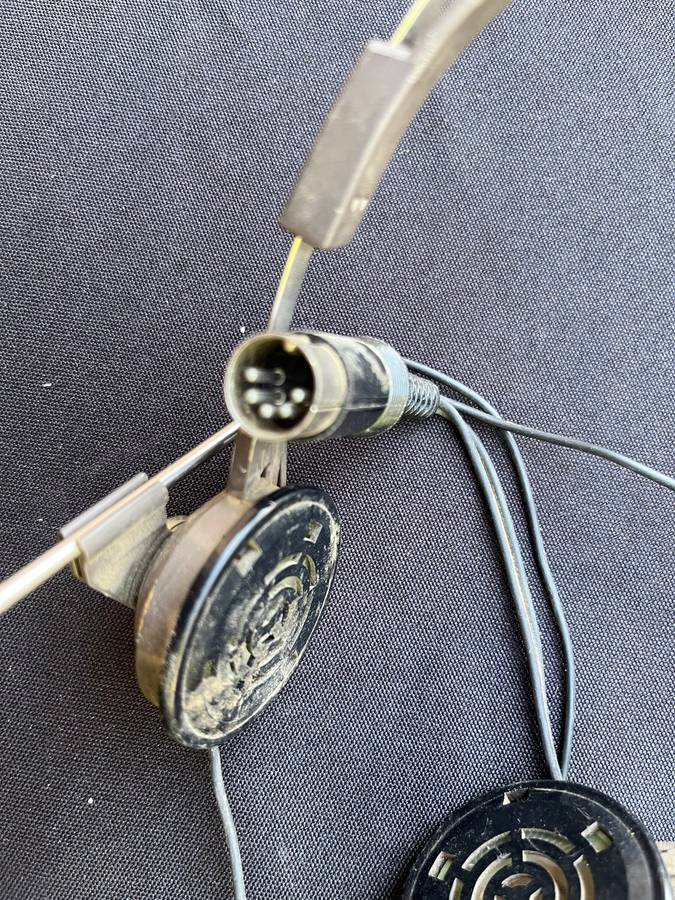 Vintage SONY TAPECORDER with headset. NOT TESTED. Weigh 11.5 kg.